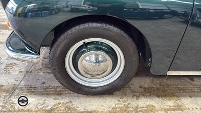 Lot 540 - 1971 MORRIS 1000 TRAVELLER