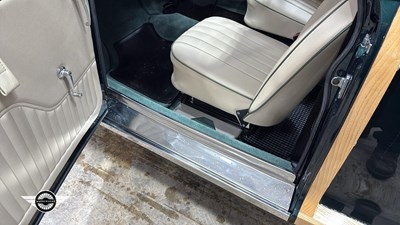 Lot 540 - 1971 MORRIS 1000 TRAVELLER