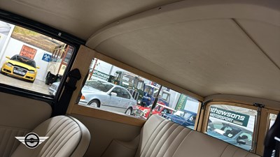 Lot 540 - 1971 MORRIS 1000 TRAVELLER