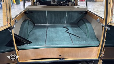 Lot 540 - 1971 MORRIS 1000 TRAVELLER