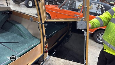 Lot 540 - 1971 MORRIS 1000 TRAVELLER