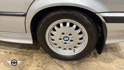 Lot 554 - 1996 BMW 320 I SE AUTO