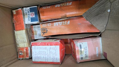 Lot 517 - ASSORTMENT OF OIL & AIR FILTERS