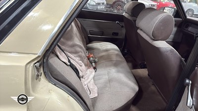 Lot 582 - 1982 FORD CORTINA L