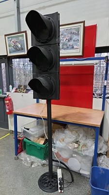 Lot 705 - TRAFFIC LIGHTS ON STAND