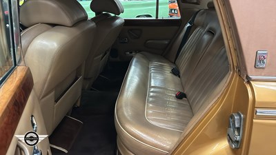 Lot 660 - 1976 ROLLS ROYCE