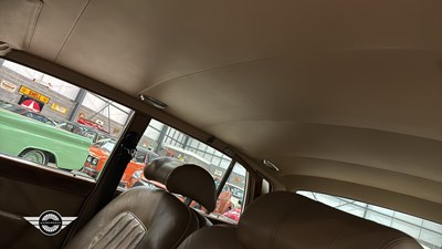 Lot 660 - 1976 ROLLS ROYCE