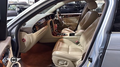 Lot 676 - 2006 JAGUAR XJ EXECUTIVE TDVI AUTO