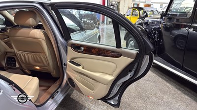 Lot 676 - 2006 JAGUAR XJ EXECUTIVE TDVI AUTO
