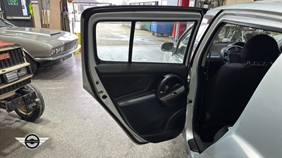 Lot 682 - 2003 TOYOTA