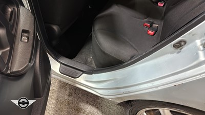 Lot 682 - 2003 TOYOTA