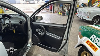 Lot 682 - 2003 TOYOTA