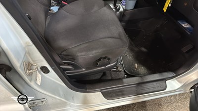 Lot 682 - 2003 TOYOTA