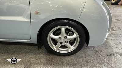 Lot 682 - 2003 TOYOTA