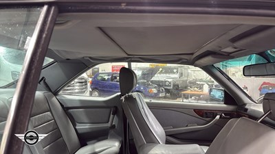 Lot 738 - 1986 MERCEDES 500 SEC AUTO