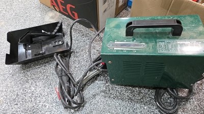 Lot 333 - MK1 FORD ESCORT GRILLE & NUTS BOLTS, TOOLS