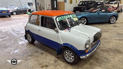 Lot 792 - 1971 AUSTIN MINI 1000