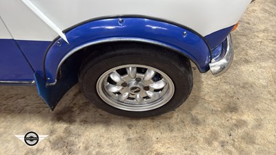 Lot 792 - 1971 AUSTIN MINI 1000