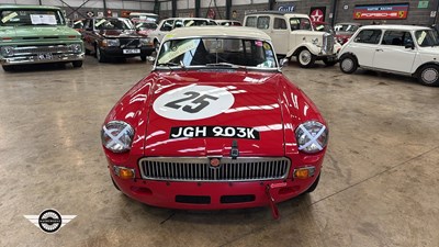 Lot 776 - 1971 MG B