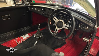 Lot 776 - 1971 MG B