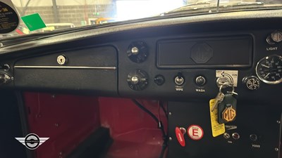 Lot 776 - 1971 MG B