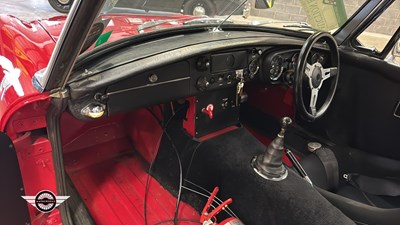 Lot 776 - 1971 MG B