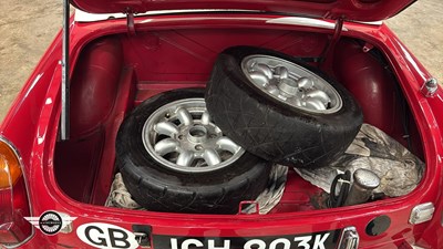 Lot 776 - 1971 MG B