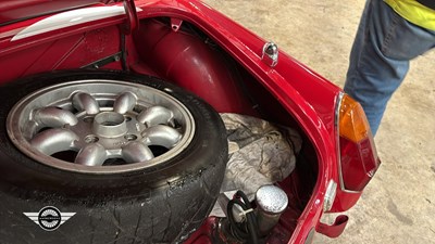 Lot 776 - 1971 MG B