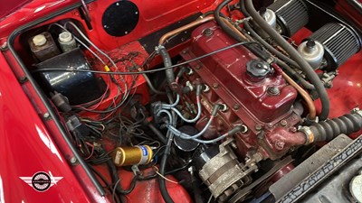 Lot 776 - 1971 MG B