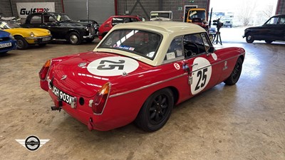Lot 776 - 1971 MG B