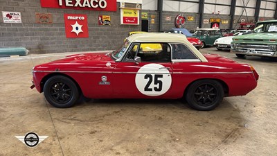 Lot 776 - 1971 MG B