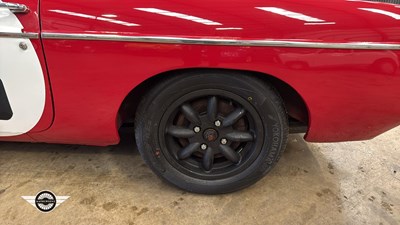 Lot 776 - 1971 MG B