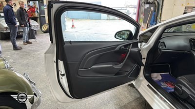 Lot 800 - 2014 VAUXHALL ASTRA VXR
