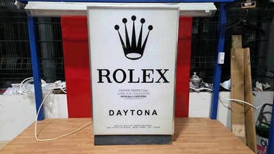 Lot 53 - OLD ROLEX STYLE DAYTONA LIGHT UP SIGN 33" X 21"