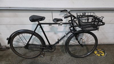 Lot 600 - TRADE BIKE WITH CHILD SEAT