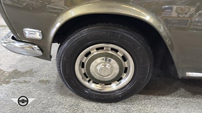 Lot 18 - 1976 ROLLS ROYCE