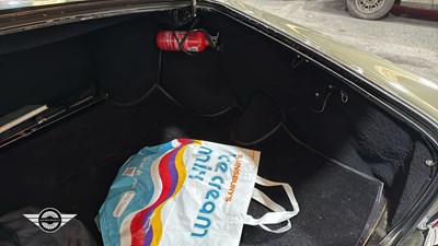 Lot 18 - 1976 ROLLS ROYCE