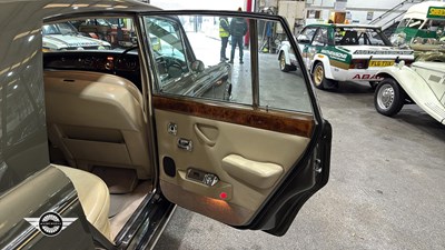 Lot 18 - 1976 ROLLS ROYCE