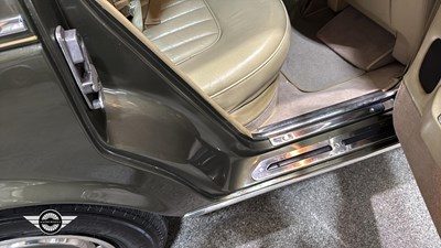 Lot 18 - 1976 ROLLS ROYCE