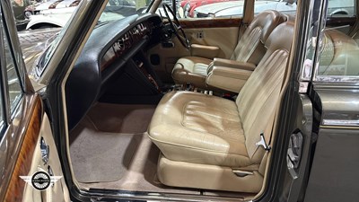 Lot 18 - 1976 ROLLS ROYCE
