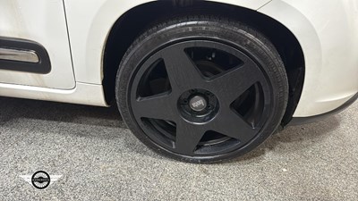 Lot 822 - 2017 FIAT 500L POP STAR