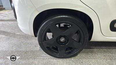 Lot 822 - 2017 FIAT 500L POP STAR