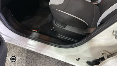 Lot 822 - 2017 FIAT 500L POP STAR