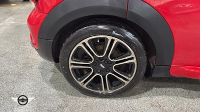 Lot 42 - 2015 MINI COUNTRYMAN COOPER SD ALL4