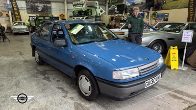 Lot 860 - 1990 VAUXHALL CAVALIER L