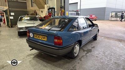 Lot 860 - 1990 VAUXHALL CAVALIER L