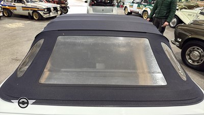 Lot 856 - 1995 MERCEDES SL280 AUTO