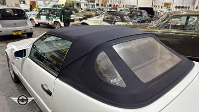 Lot 856 - 1995 MERCEDES SL280 AUTO