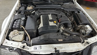 Lot 856 - 1995 MERCEDES SL280 AUTO
