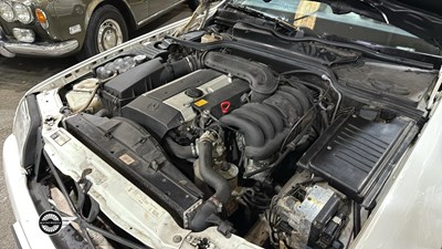 Lot 856 - 1995 MERCEDES SL280 AUTO